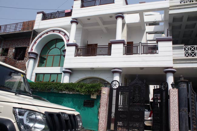 एमपी: सरकारी कर्मचारियों के करोड़पति होने का खुलासा