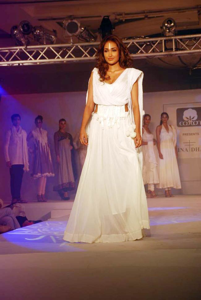 कॉटन काउंसिल फैशन शो के जलवे |   हॉट पाउली दाम