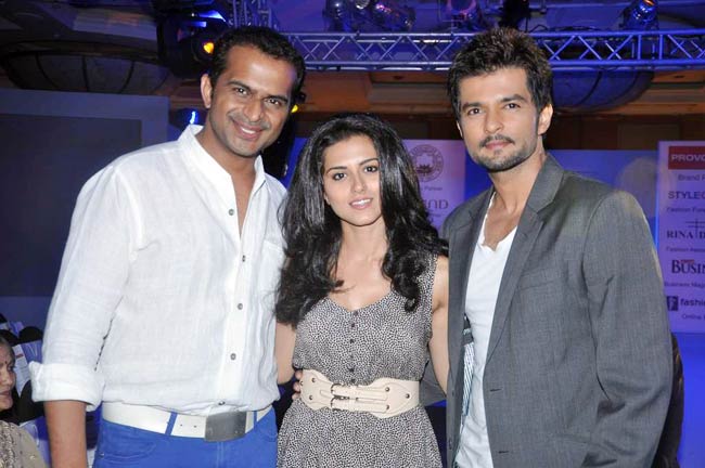 कॉटन काउंसिल फैशन शो के जलवे |   हॉट पाउली दाम