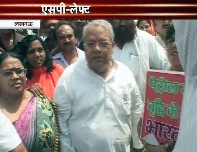 महंगे पेट्रोल के खिलाफ भारत बंद की तस्वीरें | पढ़ें