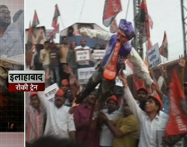 महंगे पेट्रोल के खिलाफ भारत बंद की तस्वीरें | पढ़ें