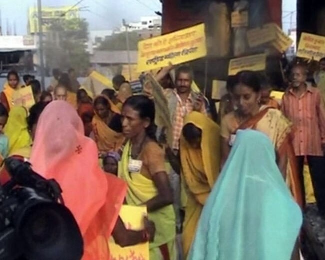 महंगे पेट्रोल के खिलाफ भारत बंद की तस्वीरें | पढ़ें