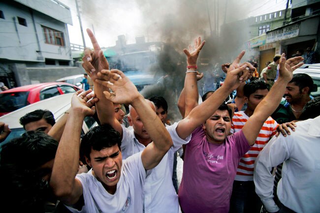 महंगे पेट्रोल के खिलाफ भारत बंद की तस्वीरें | पढ़ें