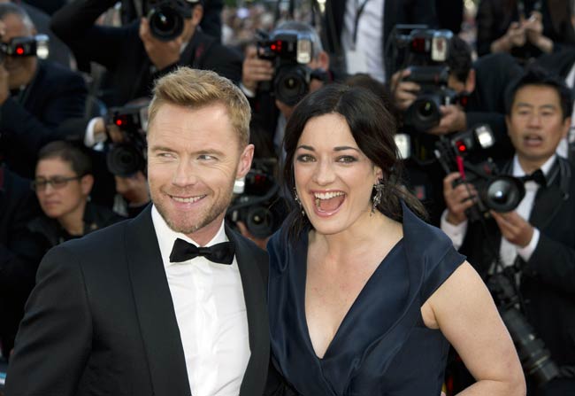 कांस फिल्‍मोत्‍सव में सितारों ने बिखेरी छटा