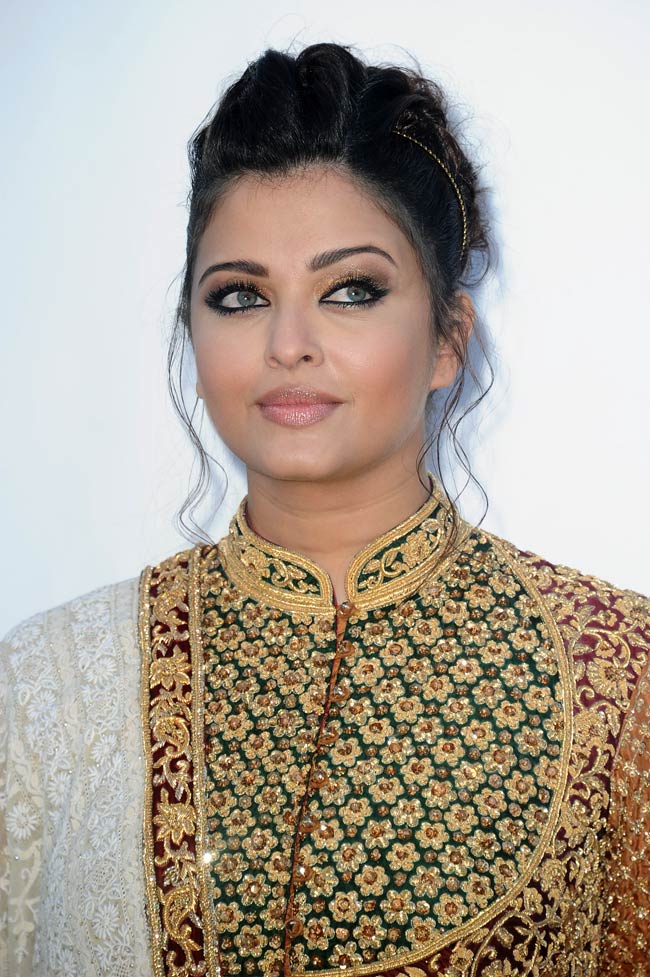 कान्‍स फिल्म फेस्टिवल में ऐश्‍वर्या |   ऐश की अनदेखी तस्‍वीरें