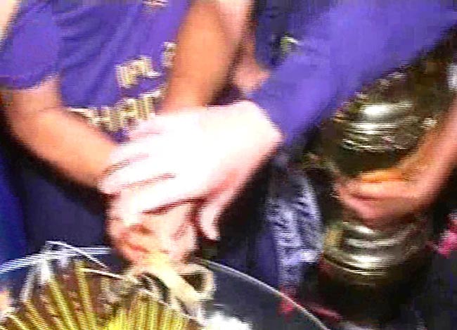 जीत के जश्न में डूबी किंग खान की टीम | कैसे जीता KKR