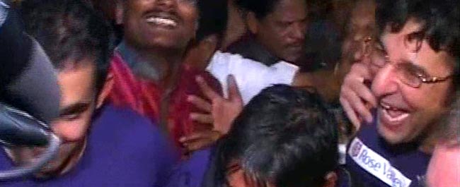 जीत के जश्न में डूबी किंग खान की टीम | कैसे जीता KKR