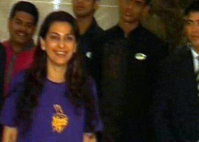 जीत के जश्न में डूबी किंग खान की टीम | कैसे जीता KKR