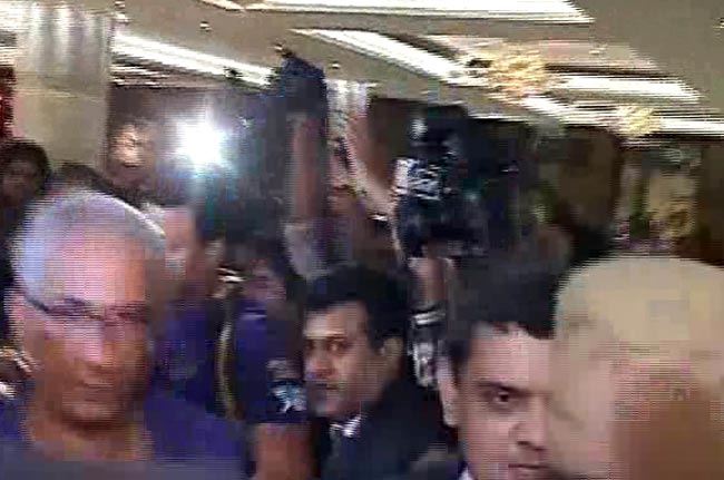 जीत के जश्न में डूबी किंग खान की टीम | कैसे जीता KKR