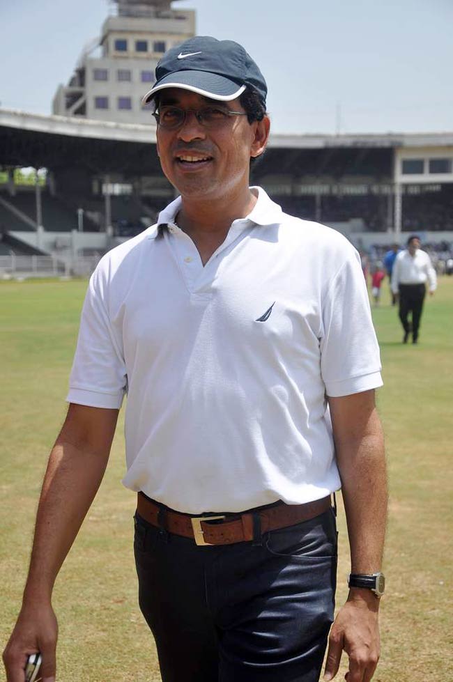 आमिर के बेटे की खातिर सितारों ने थामा बल्ला | क्रिकेट लीग