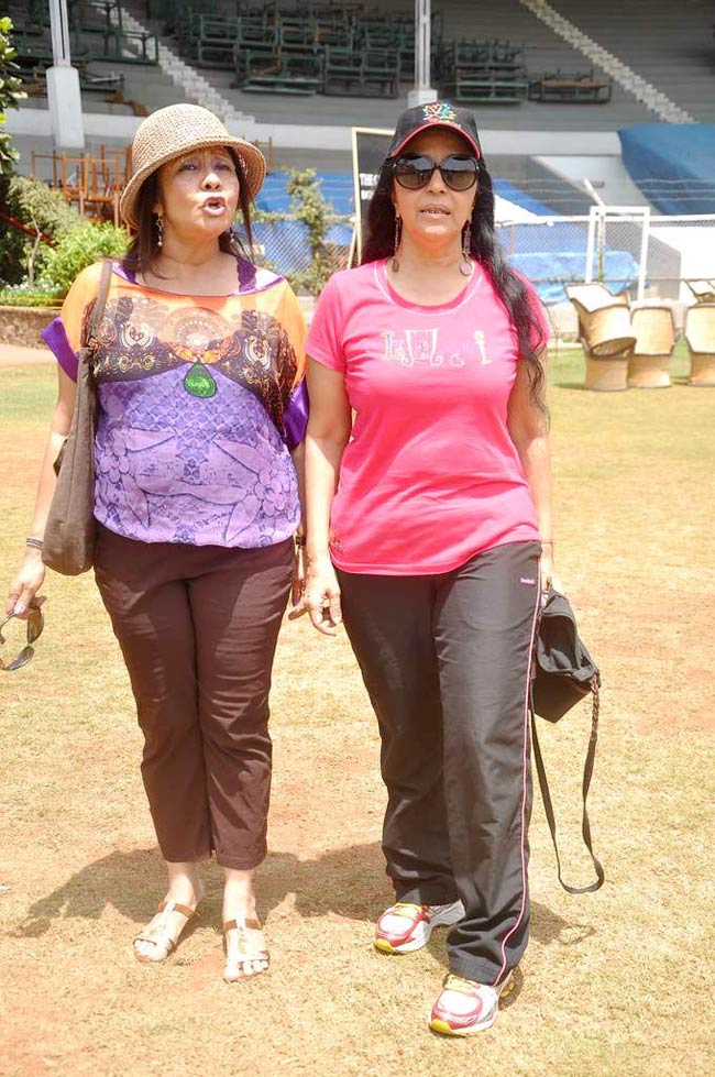 आमिर के बेटे की खातिर सितारों ने थामा बल्ला | क्रिकेट लीग