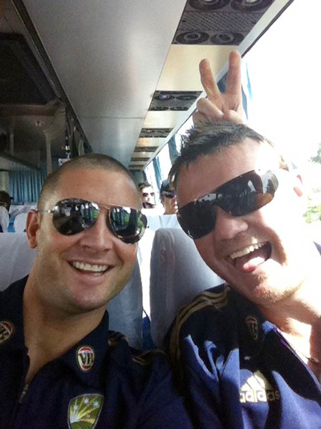 शादी के बंधन में बंधे माइकल क्लार्क और काइली बोल्डी | पढ़ें