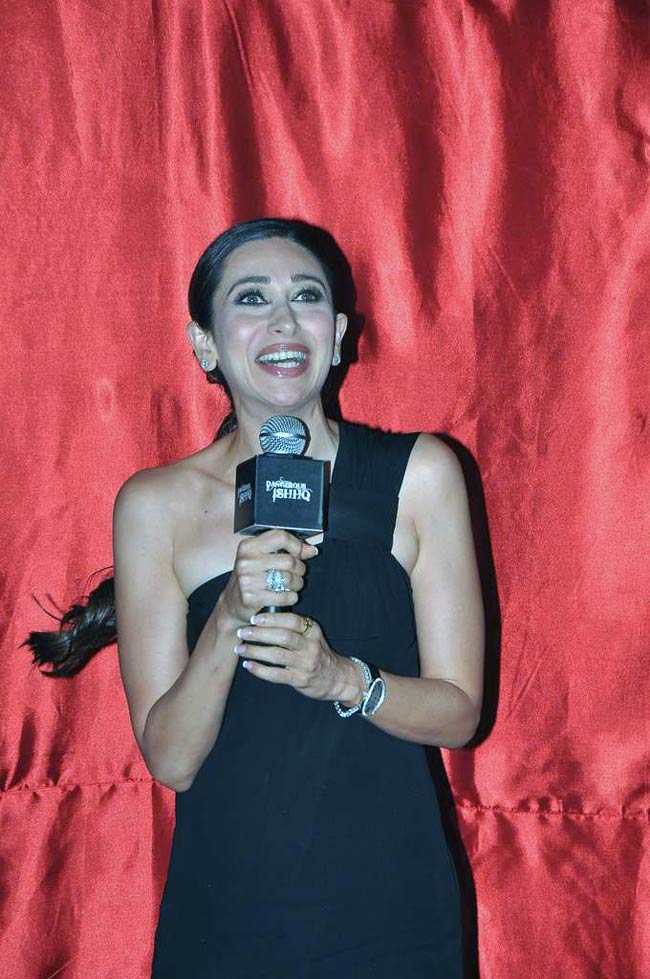 'डेंजरस इश्क' की 'स्क्रीनिंग' | करिश्मा का 'कमबैक'