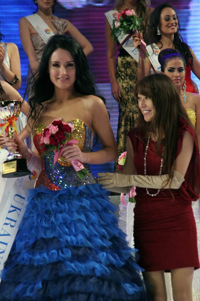 स्तार्कोवा बनीं नई 'मिस एशिया पैसिफिक वर्ल्ड 2011'