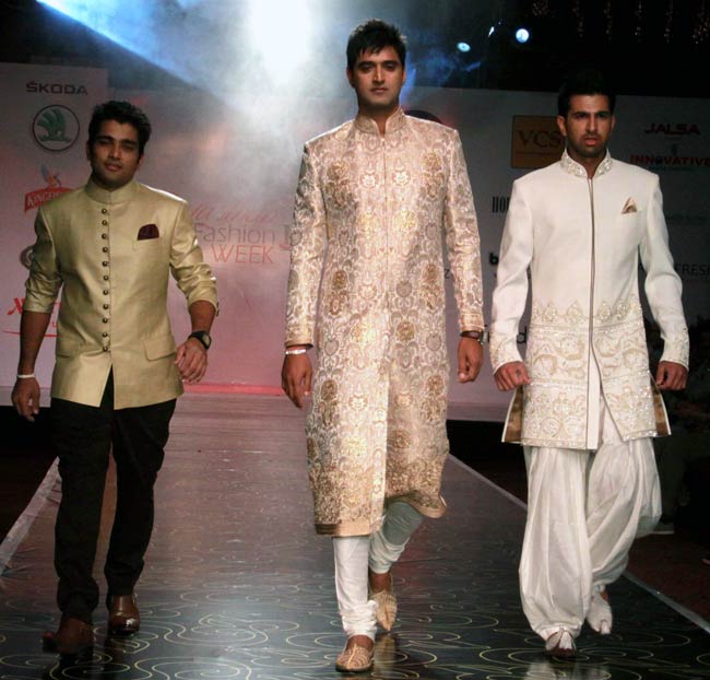 राजस्थान फैशन वीक में रिया सेन का जलवा | जयपुरी फैशन