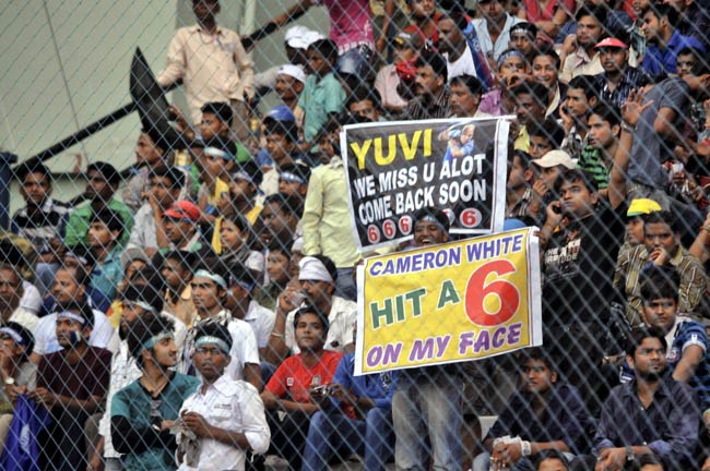 डेक्कन के बल्लेबाजों का 'चार्जिंग' प्रदर्शन