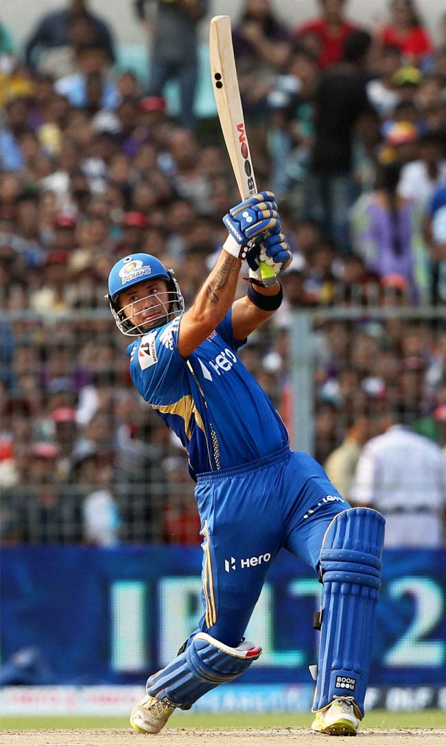 शतकवीर रोहित शर्मा ने दिलाई मुंबई को शानदार जीत  | पढ़ें