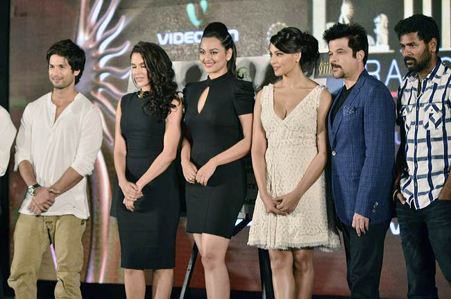 छाने लगा IIFA अवॉर्ड्स का जलवा | सेक्‍सी शख्सियत