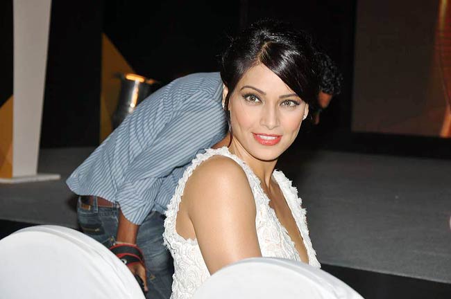 छाने लगा IIFA अवॉर्ड्स का जलवा | सेक्‍सी शख्सियत