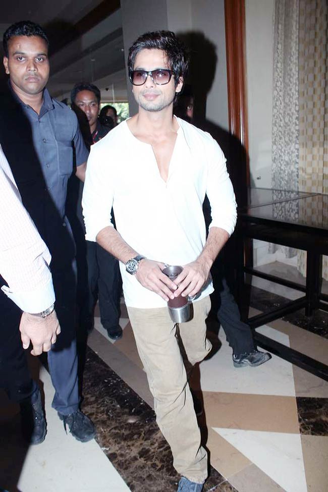 छाने लगा IIFA अवॉर्ड्स का जलवा | सेक्‍सी शख्सियत