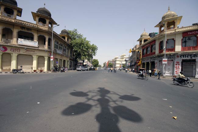 महंगे पेट्रोल के खिलाफ भारत बंद की तस्वीरें | पढ़ें