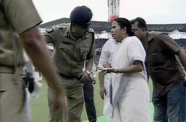 कोलकाता में गूंजा ‘कोरेची, लोडेची, जीतेची’ | जश्न में KKR