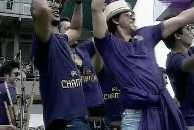 कोलकाता में गूंजा ‘कोरेची, लोडेची, जीतेची’ | जश्न में KKR