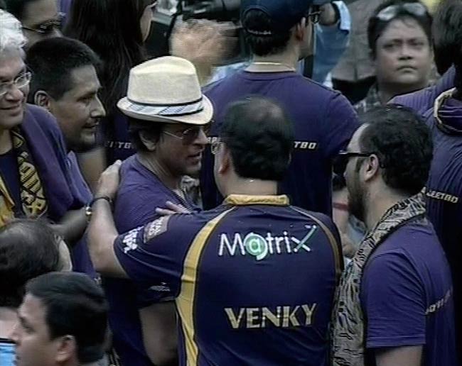 कोलकाता में गूंजा ‘कोरेची, लोडेची, जीतेची’ | जश्न में KKR