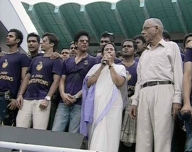 कोलकाता में गूंजा ‘कोरेची, लोडेची, जीतेची’ | जश्न में KKR