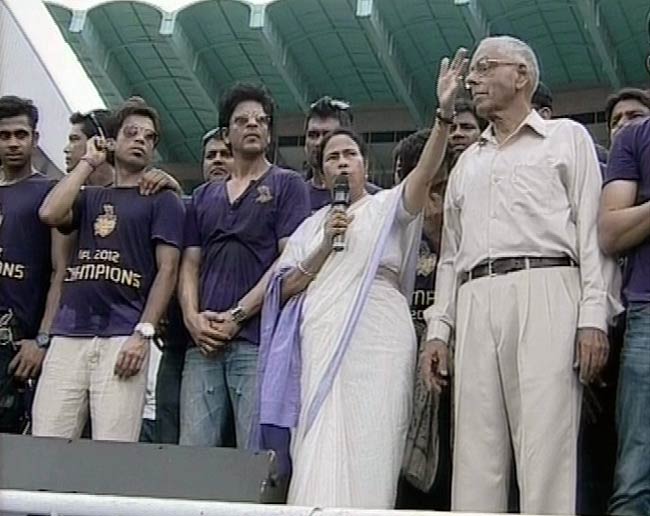 कोलकाता में गूंजा ‘कोरेची, लोडेची, जीतेची’ | जश्न में KKR