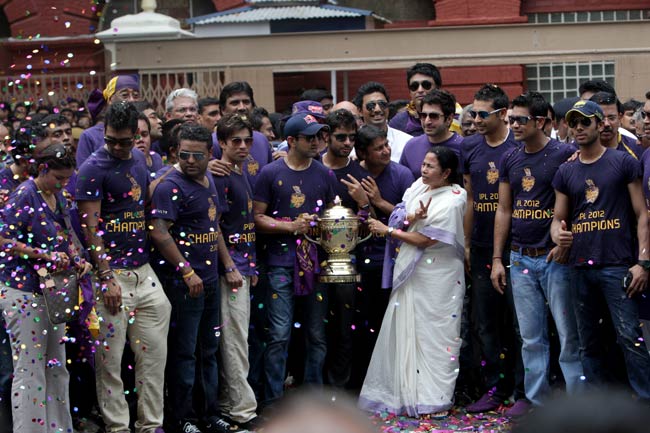 कोलकाता में गूंजा ‘कोरेची, लोडेची, जीतेची’ | जश्न में KKR