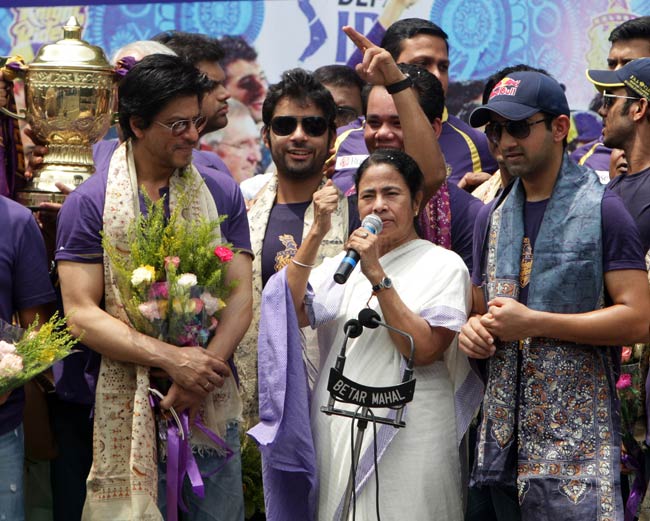 कोलकाता में गूंजा ‘कोरेची, लोडेची, जीतेची’ | जश्न में KKR