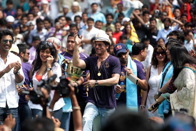 कोलकाता में गूंजा ‘कोरेची, लोडेची, जीतेची’ | जश्न में KKR