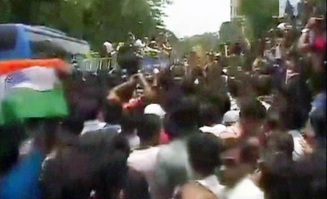 चैंपियन केकेआर का भव्य स्वागत | कैसे जीता KKR