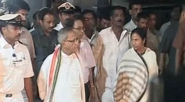 22 मई 2012: तस्‍वीरों में दिनभर की अहम खबरें | पढ़ें