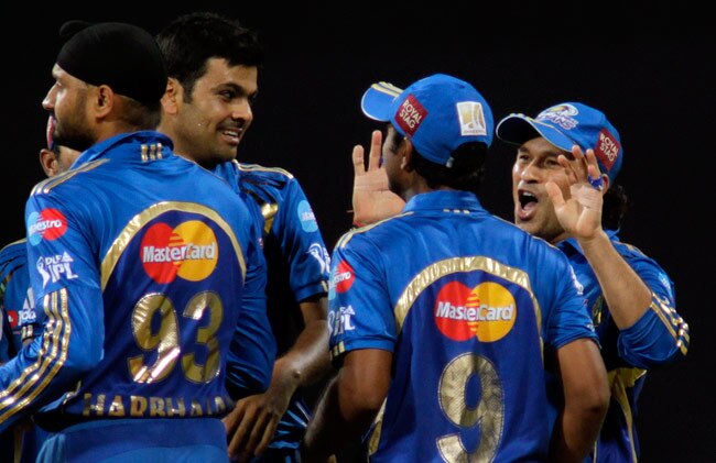 दिल्ली के बाद कोलकाता प्लेऑफ में पहुंचा | पढ़ें