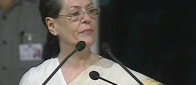 22 मई 2012: तस्‍वीरों में दिनभर की अहम खबरें | पढ़ें