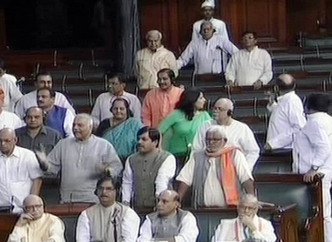 11 मई 2012: तस्‍वीरों में देखें दिनभर की अहम खबरें | पढ़ें