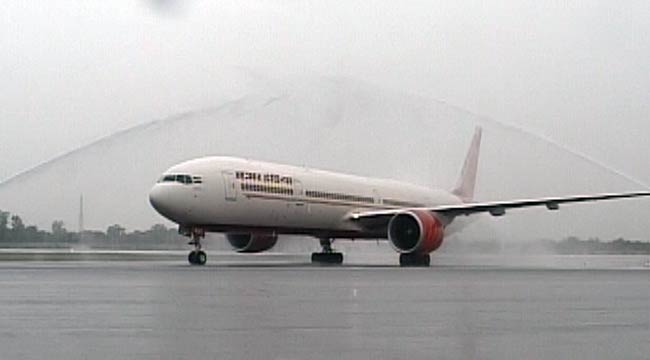 8 मई 2012: तस्‍वीरों में दिनभर की अहम खबरें | पढ़ें