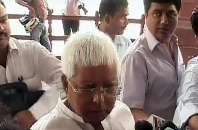 18 मई 2012: तस्‍वीरों में देखें दिनभर की अहम खबरें  | पढ़ें