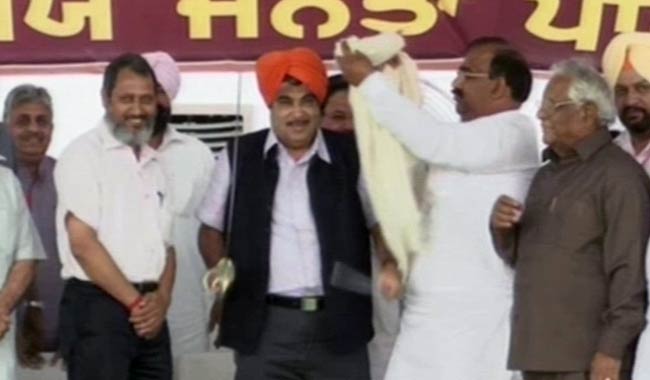 8 मई 2012: तस्‍वीरों में दिनभर की अहम खबरें | पढ़ें