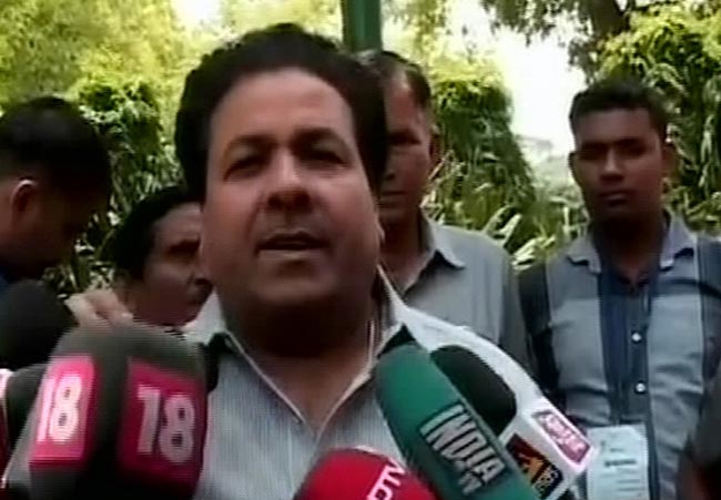 18 मई 2012: तस्‍वीरों में देखें दिनभर की अहम खबरें  | पढ़ें