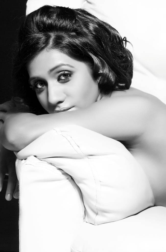 एक बार फिर न्‍यूड हुई निशा यादव...  |   कश्‍मीरा हुईं टॉपलेस