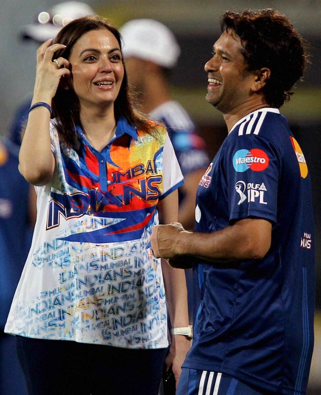 ग्‍लैमरस चेहरों से लबरेज आईपीएल | बनाए मदहोश...