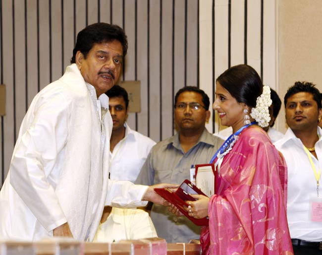 59वां राष्‍ट्रीय फिल्‍म पुरस्‍कार समारोह...  | विद्या की अदायें