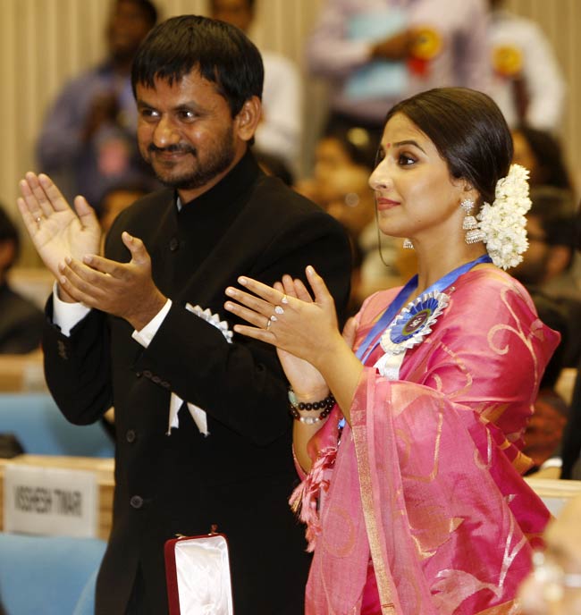 59वां राष्‍ट्रीय फिल्‍म पुरस्‍कार समारोह...  | विद्या की अदायें