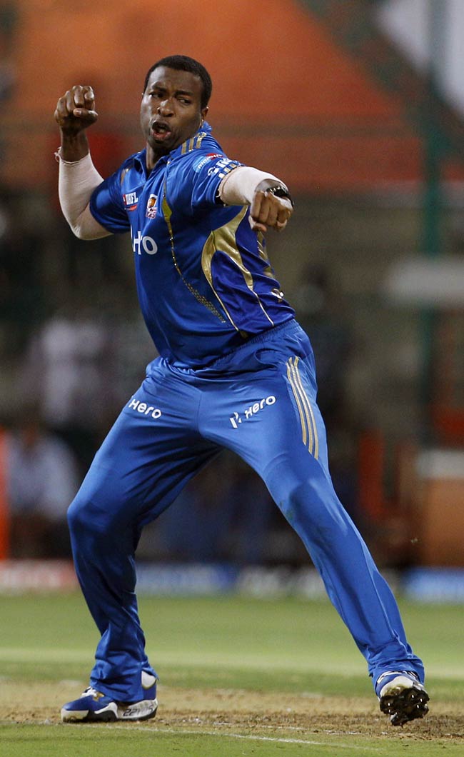 धोनी और चेन्नई का धमाल, मुंबई 'बेहाल' | पढ़ें