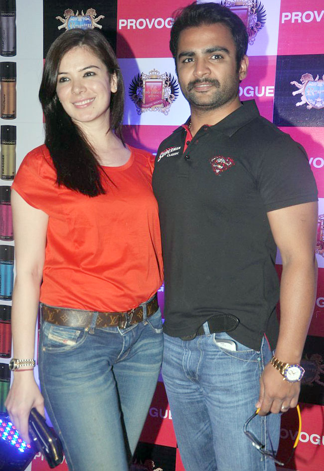 प्रोवोग पार्टी की शान बढ़ाते सितारे | बॉलीवुड परियां