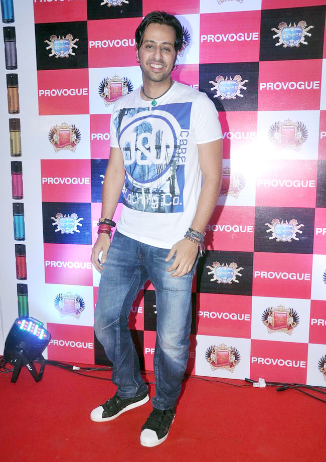 प्रोवोग पार्टी की शान बढ़ाते सितारे | बॉलीवुड परियां