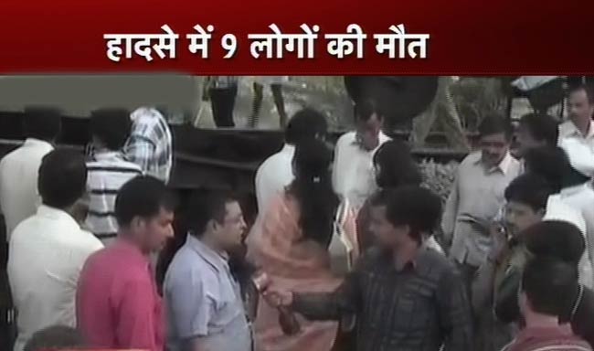 देखें कैसे मालगाड़ी से टकराई हम्‍पी एक्‍सप्रेस